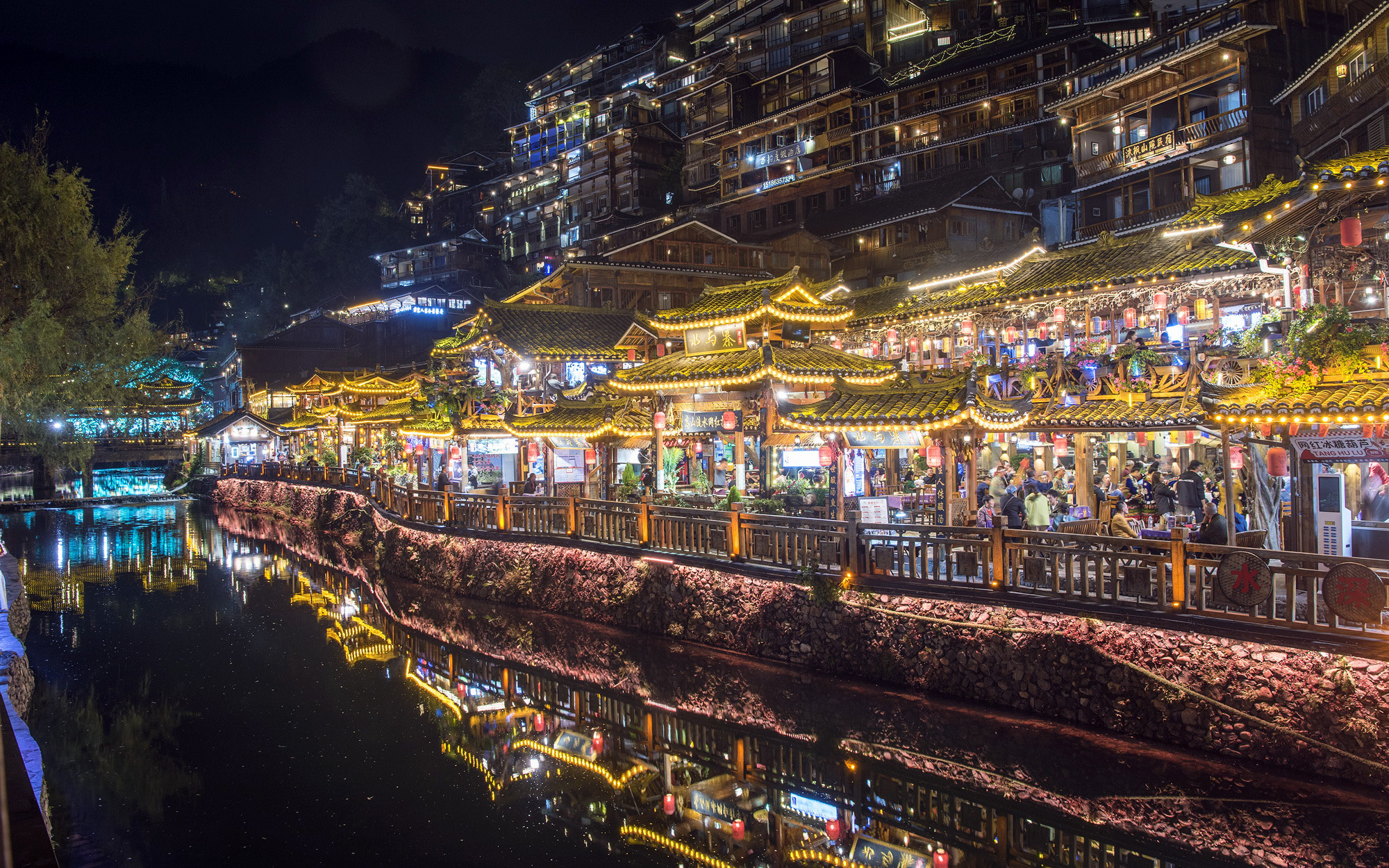 �F����ɽ������ǧ����կҹ����